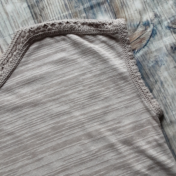 Rose & Olive Sleeveless Top - Picture 4 of 8